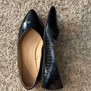Coconut black flats, reptile print, pointed toe. Worn twice